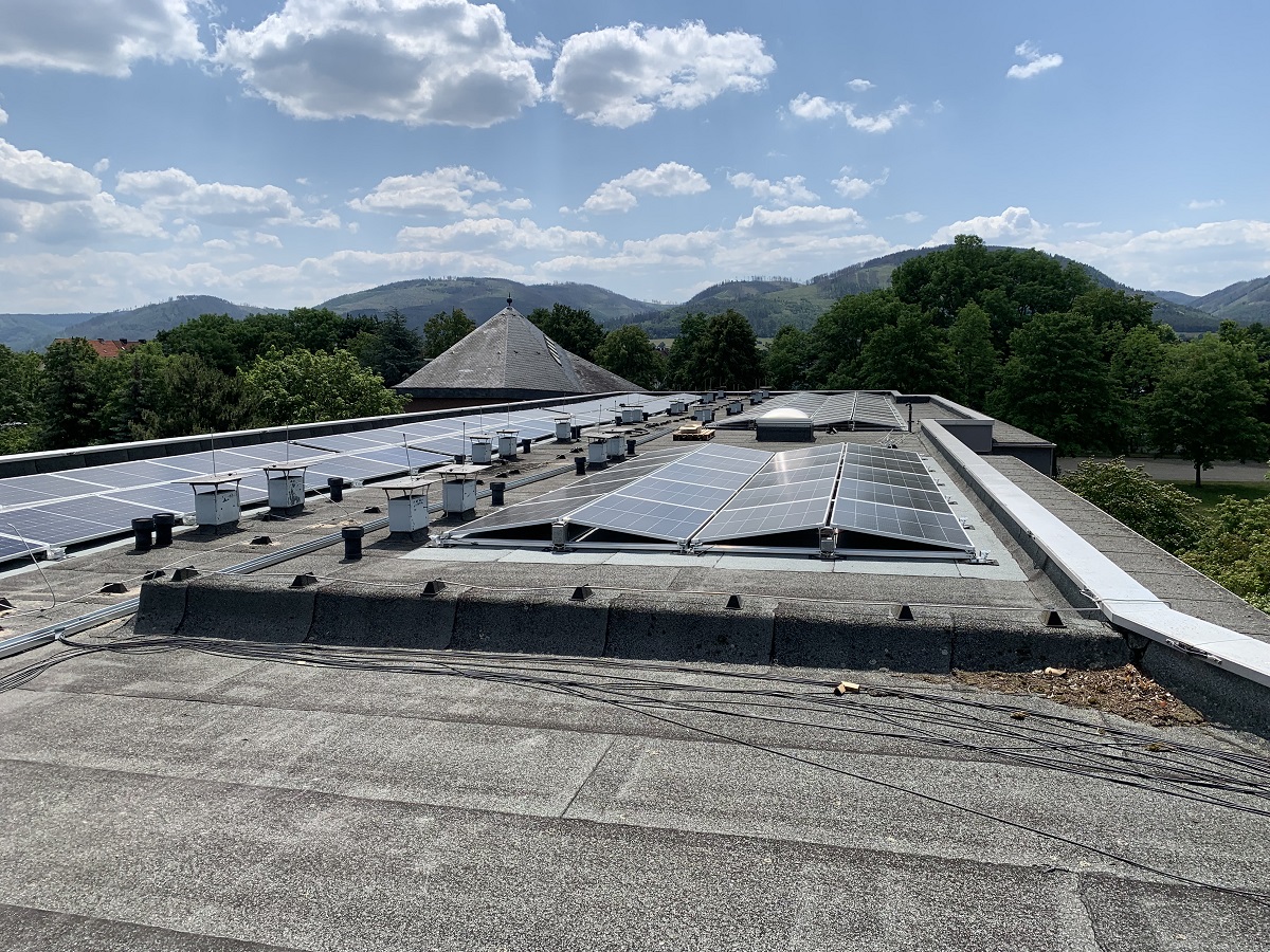 PV-Dachanlage auf dem H+ Hotel Goslar