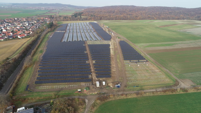Solarpark Dörnten Ost fast fertig in KW 47 - Drohnenfoto vor dem Schneefall