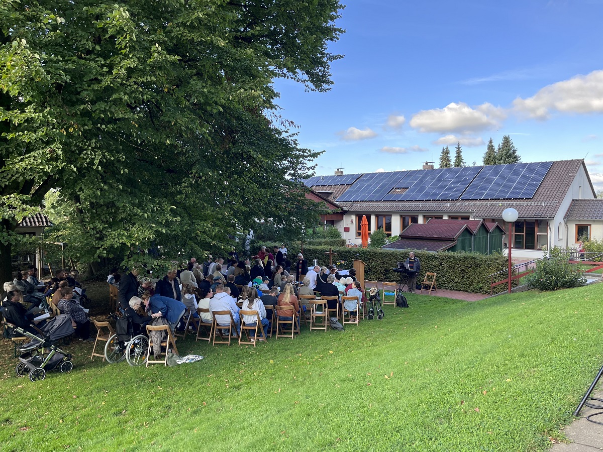 Erntedankgottesdienst mit Einweihung der PV-Anlage