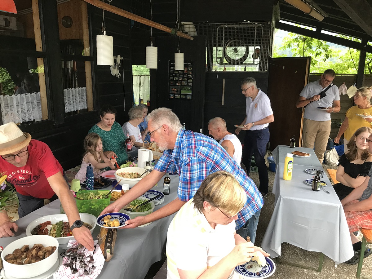 Grillen auf dem Ruderergelände des WSVI