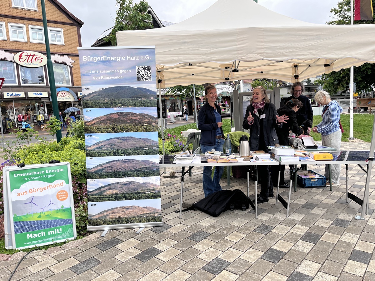 Infostand mit Klöppelwerkstatt